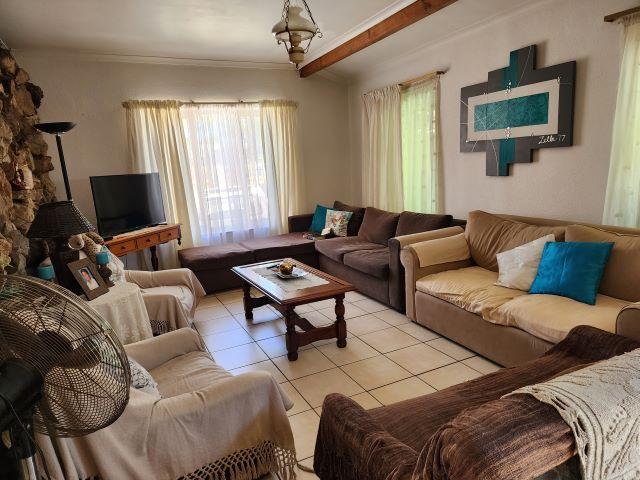 3 Bedroom Property for Sale in Mabille Park Western Cape